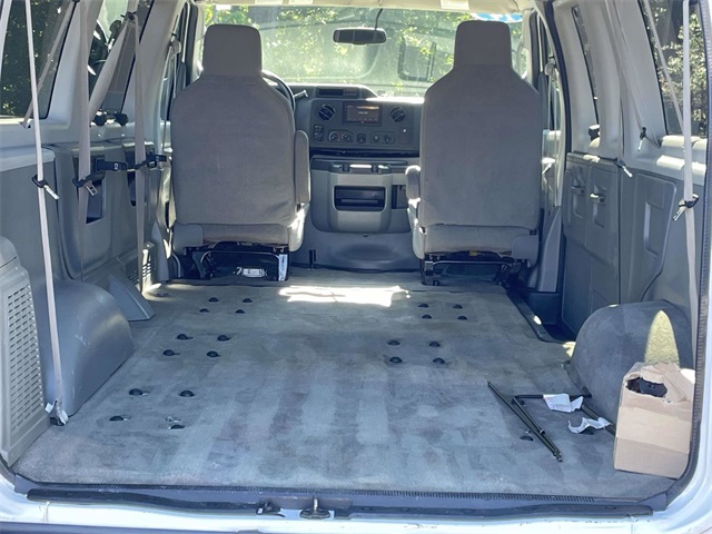 2014 Ford E-350 photo 3