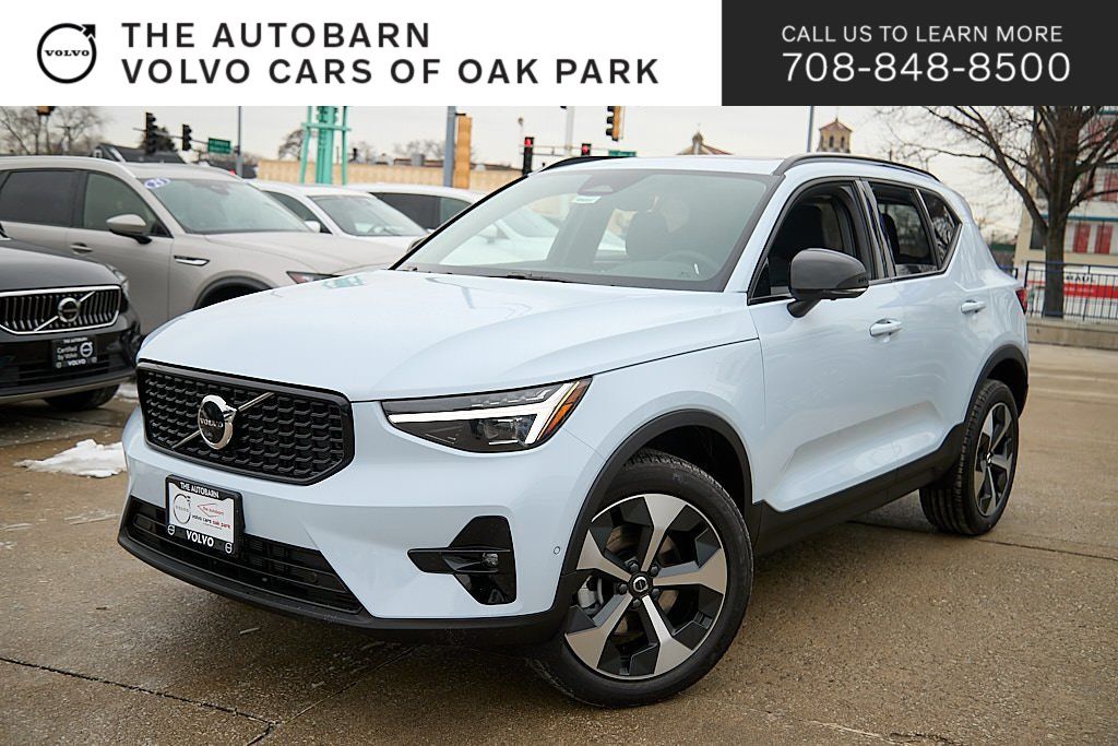 2026 VOLVO XC40 - Image 28