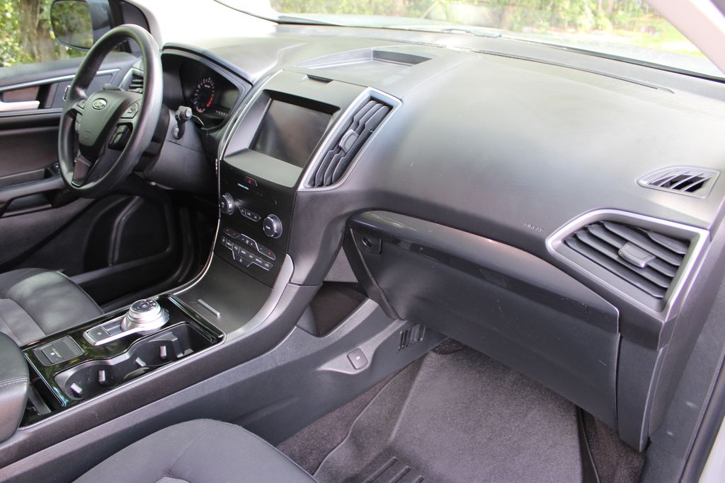 2020 Ford Edge SE photo 46