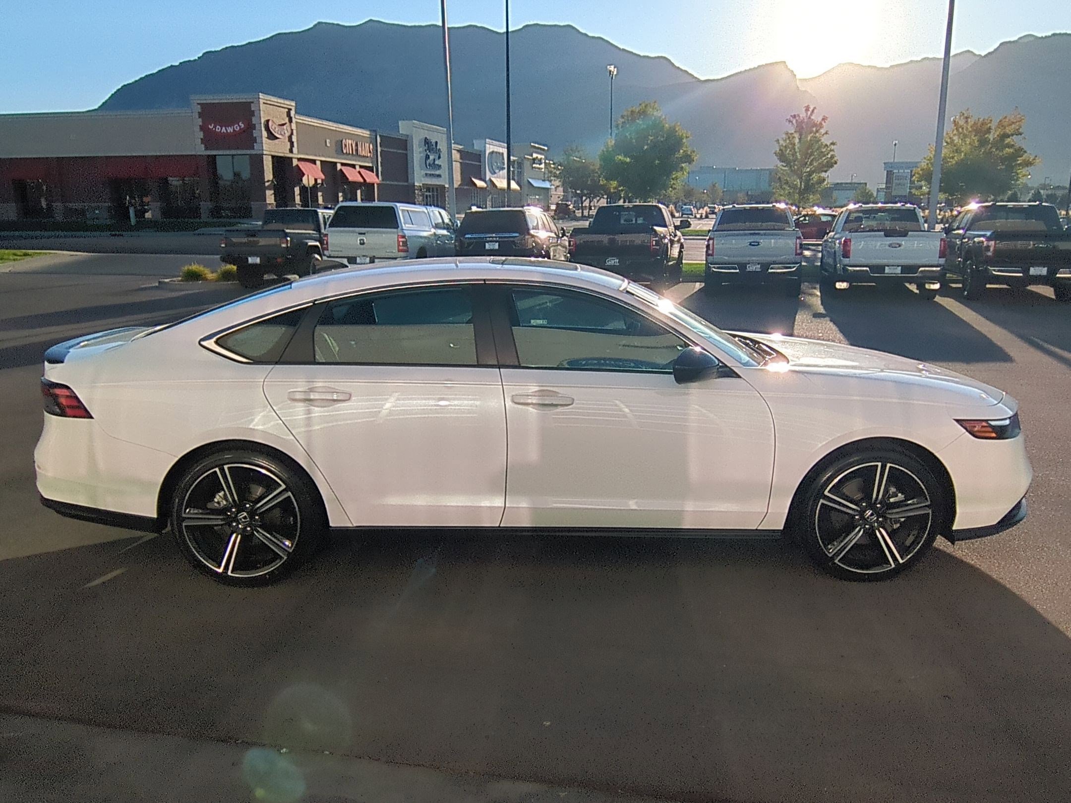 2024 Honda Accord Hybrid Sport photo 2