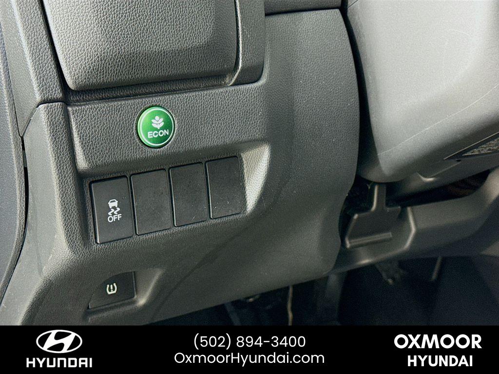 2015 Honda Fit LX photo 10