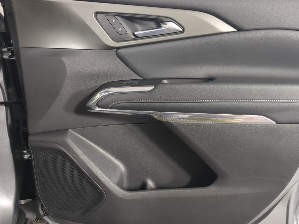 2025 Chevrolet Traverse photo 16