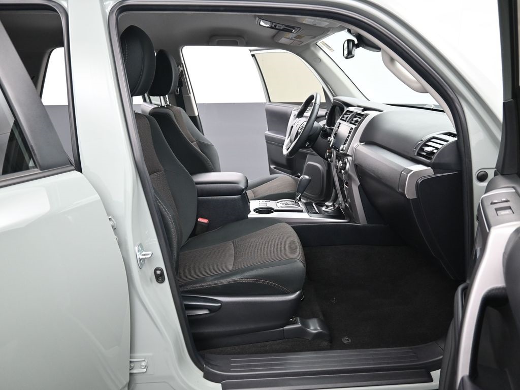 2022 Toyota 4Runner SR5 Trail photo 30