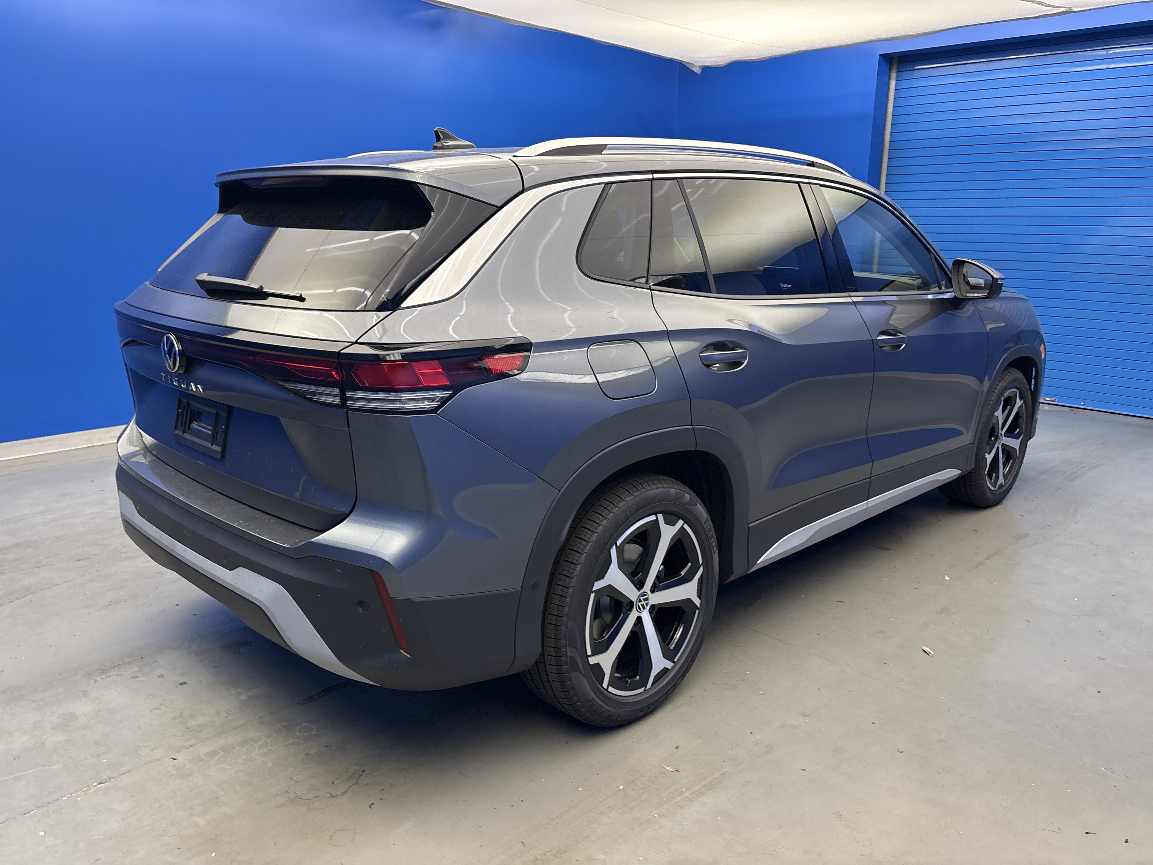 2025 Volkswagen Tiguan SE photo 7