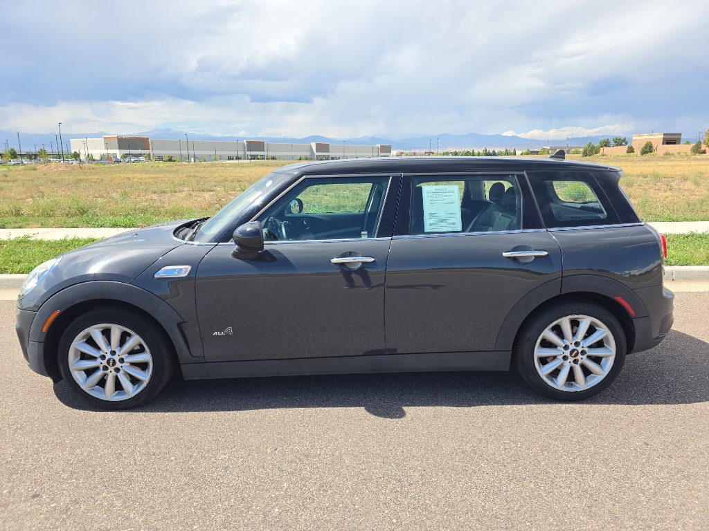 2017 Mini Clubman Base S ALL4 photo 2