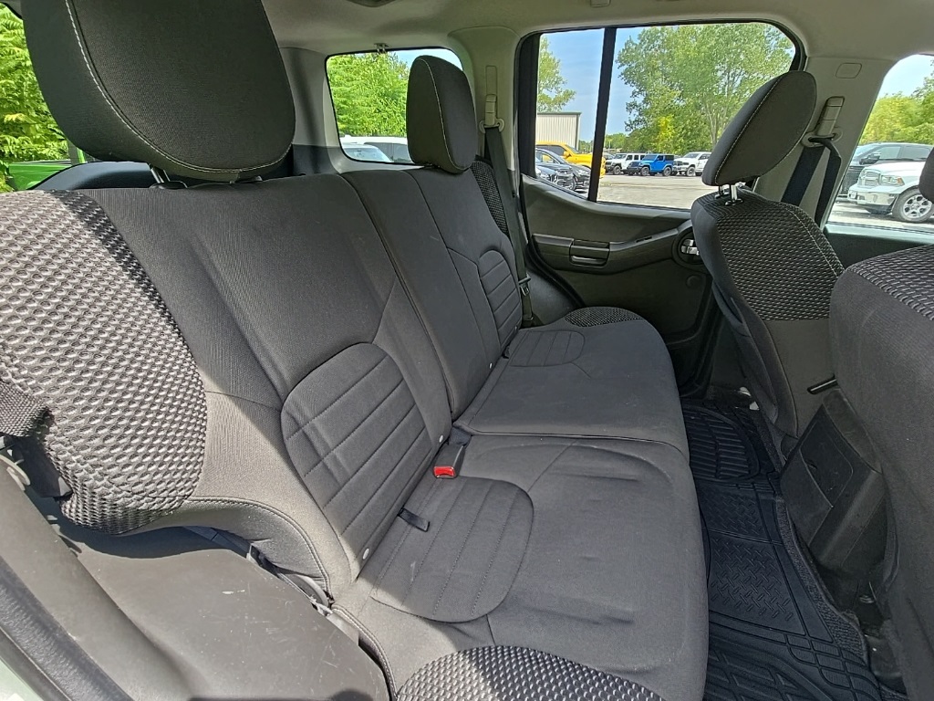 2015 Nissan Xterra photo 16