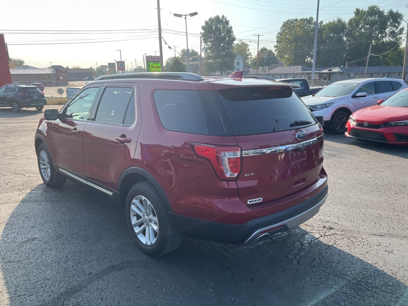 2017 Ford Explorer XLT photo 5