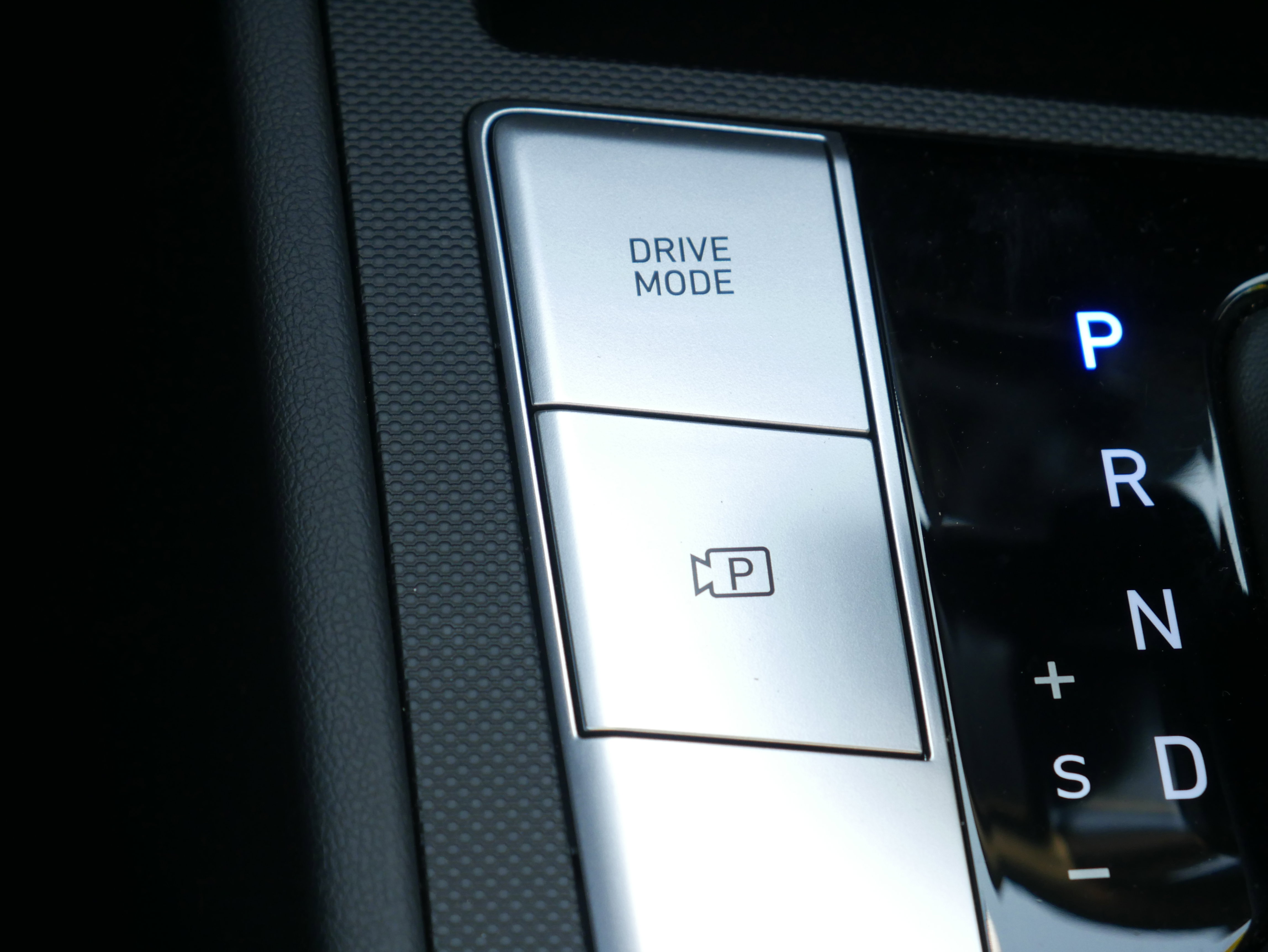 2023 Hyundai Elantra SEL photo 4