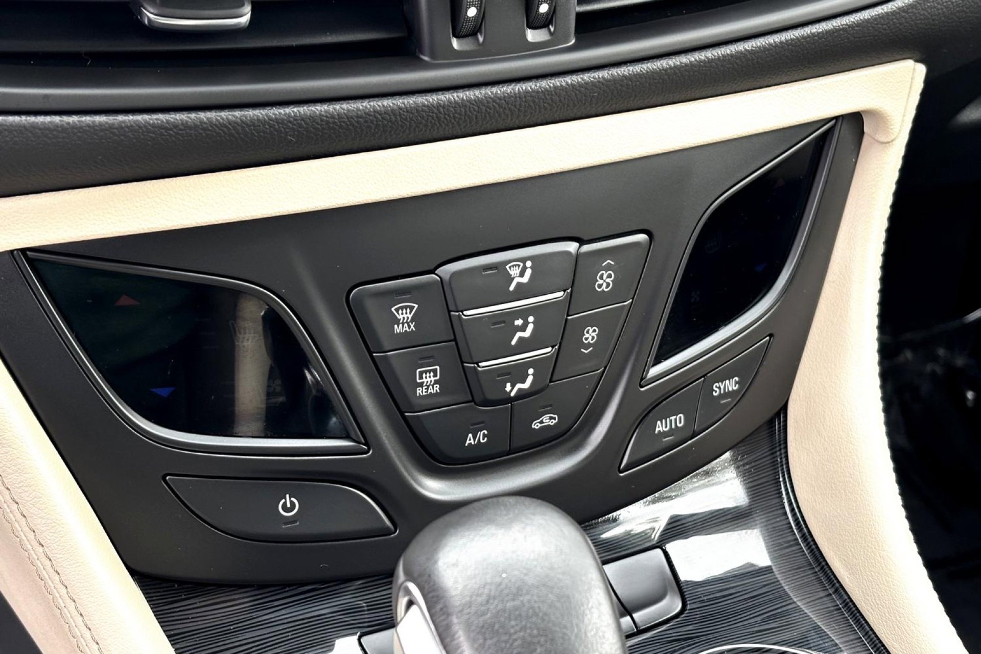 2018 Buick Envision Preferred photo 15