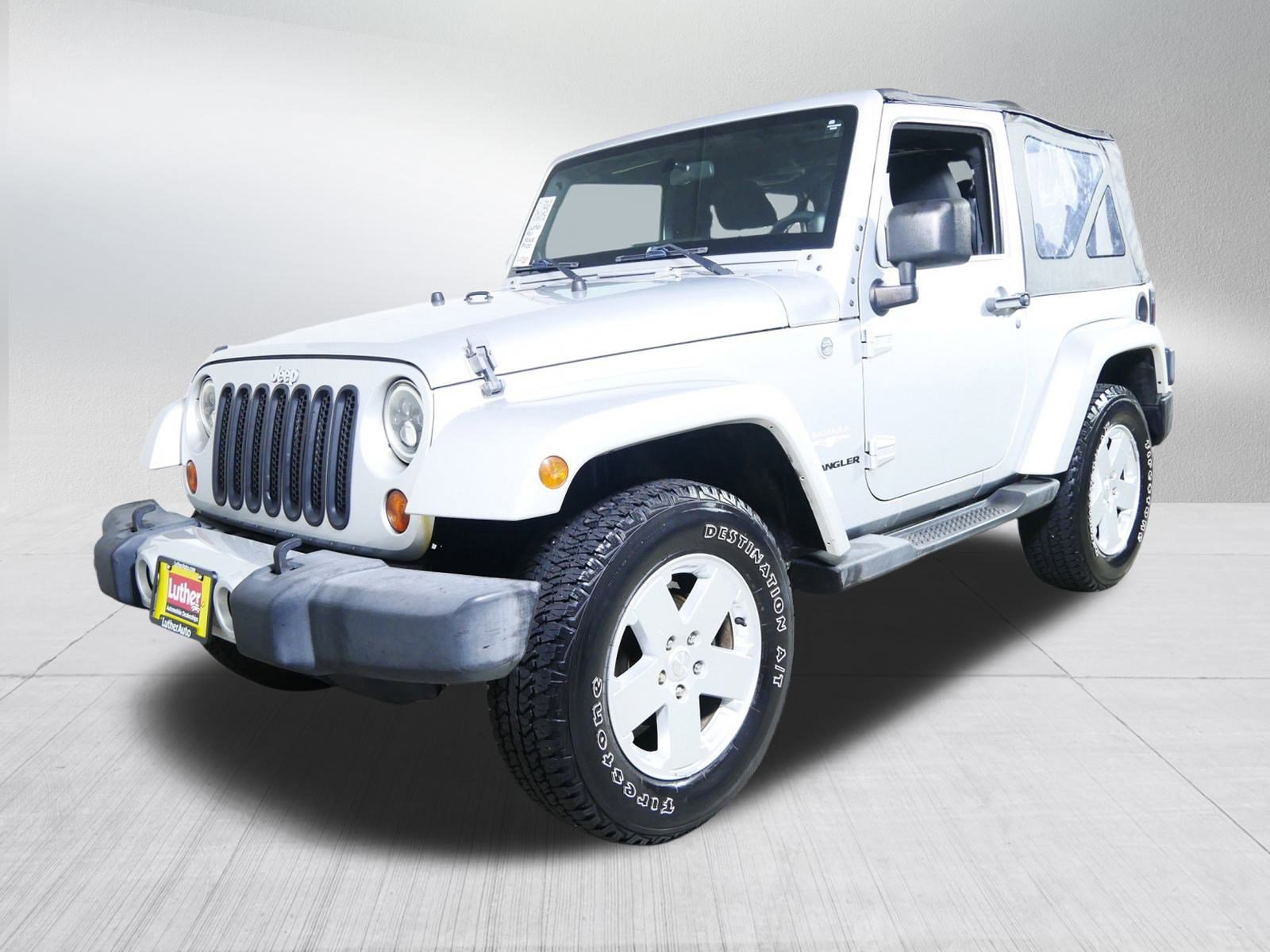 2011 Jeep Wrangler Sahara photo 3