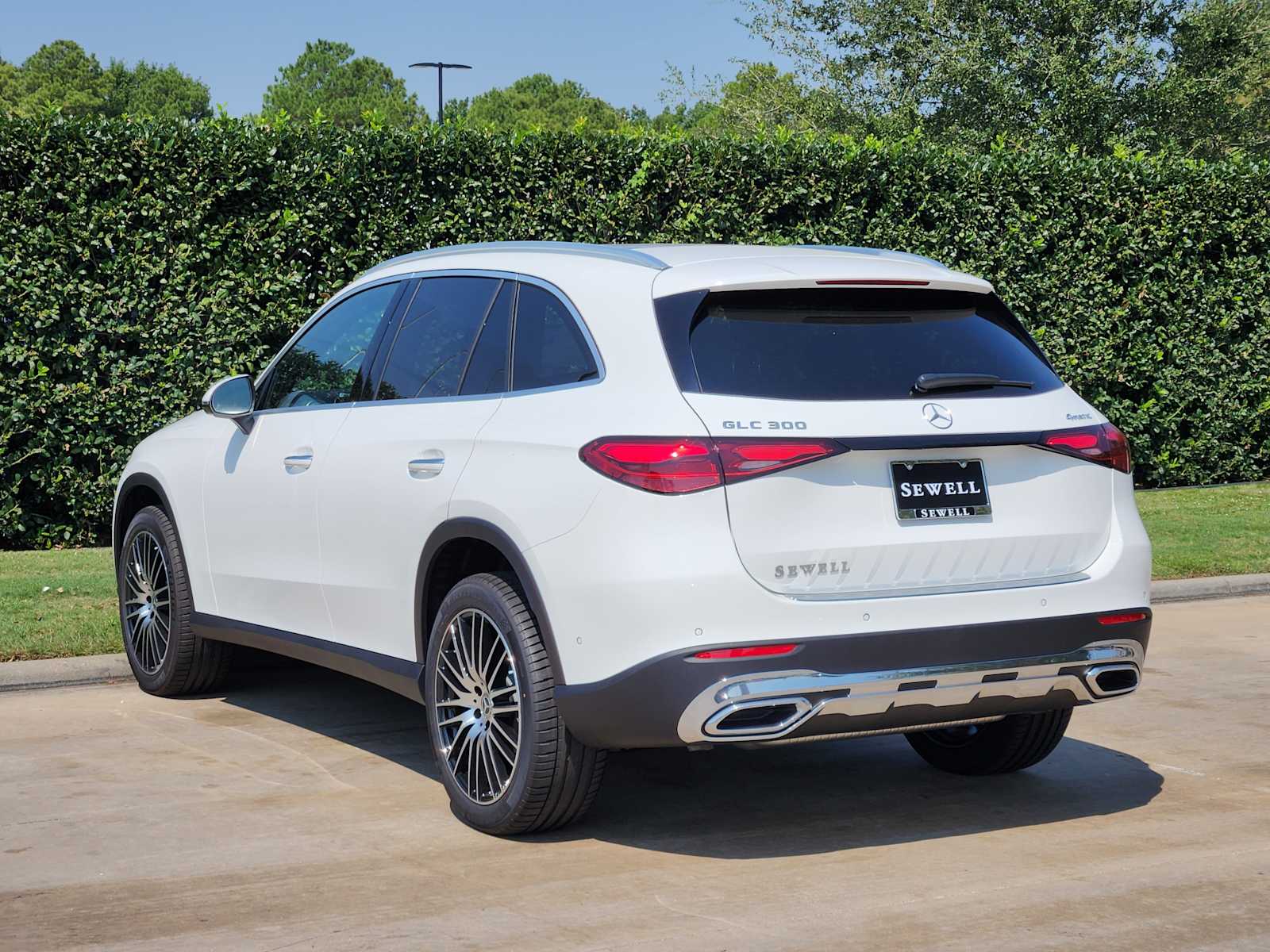 2026 Mercedes Benz GLC 300 4MATIC photo 2