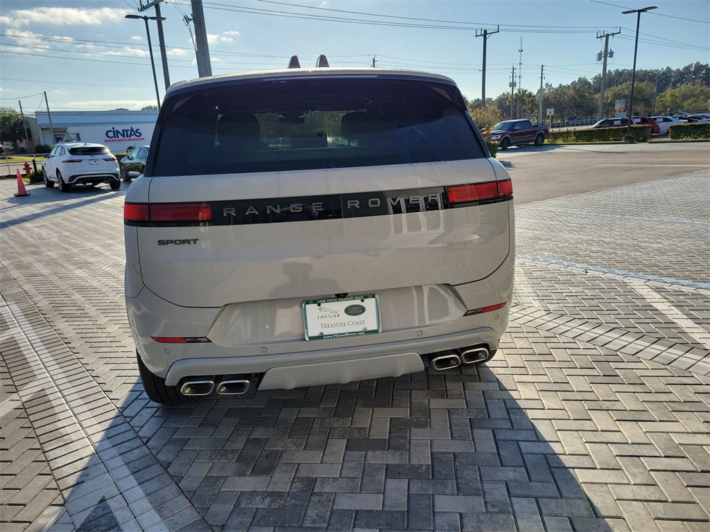 2025 Land Rover Range Rover Sport SE photo 2