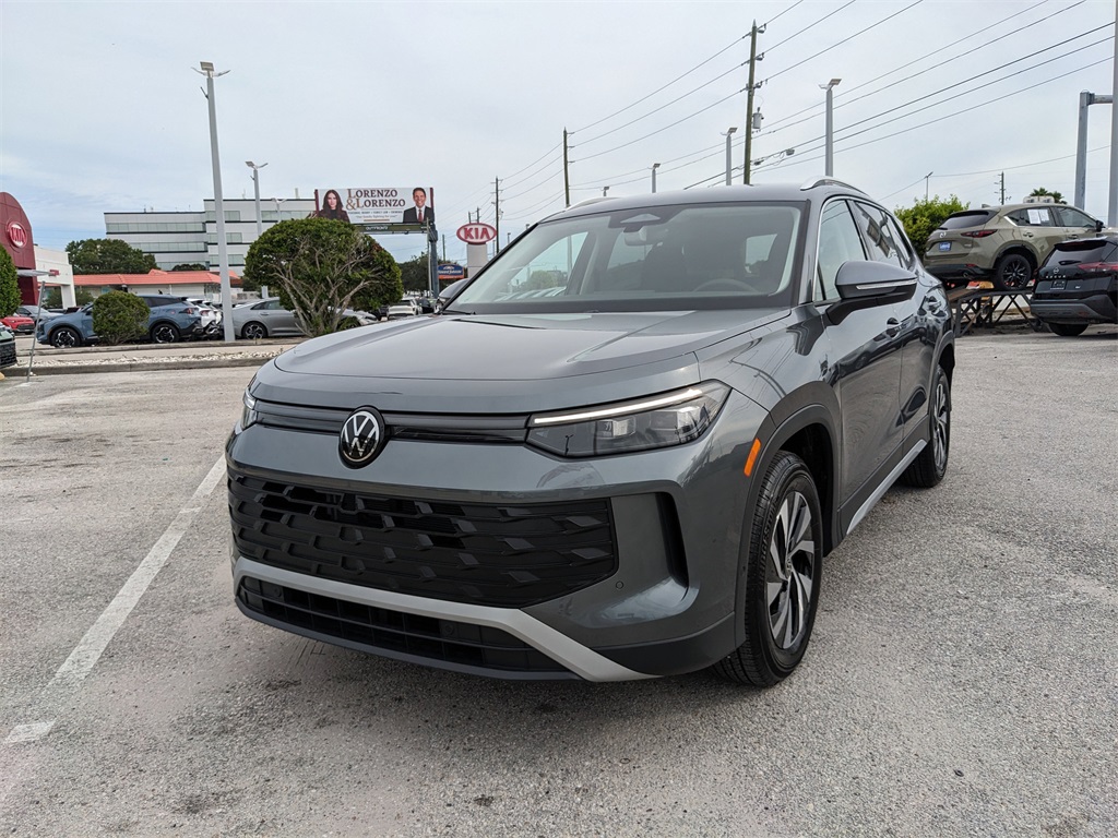 2025 Volkswagen Tiguan S photo 3