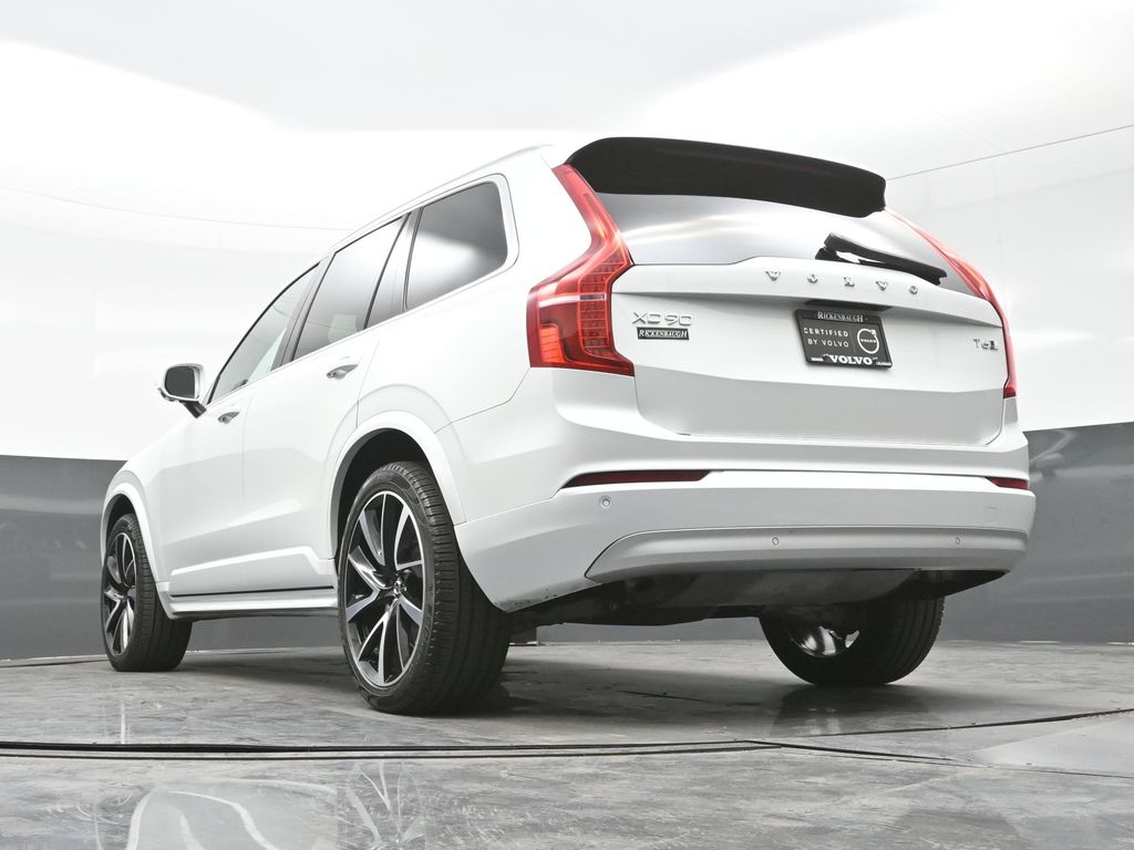 2022 Volvo XC90 T6 Momentum photo 20