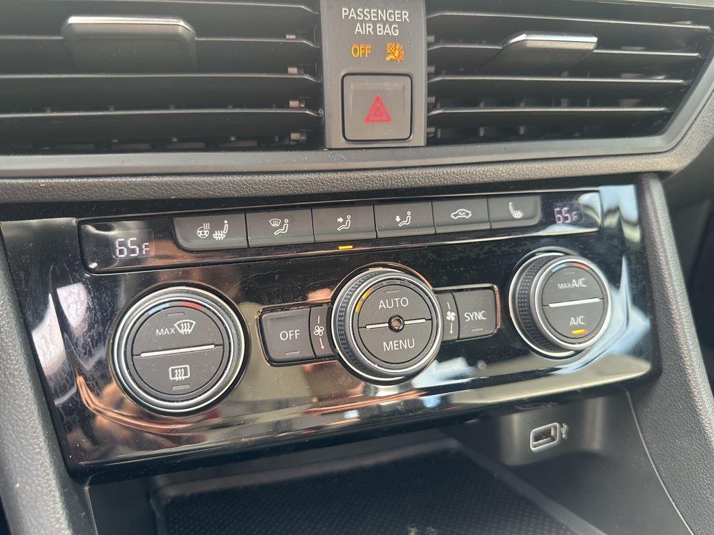 2019 Volkswagen Jetta R-Line photo 16