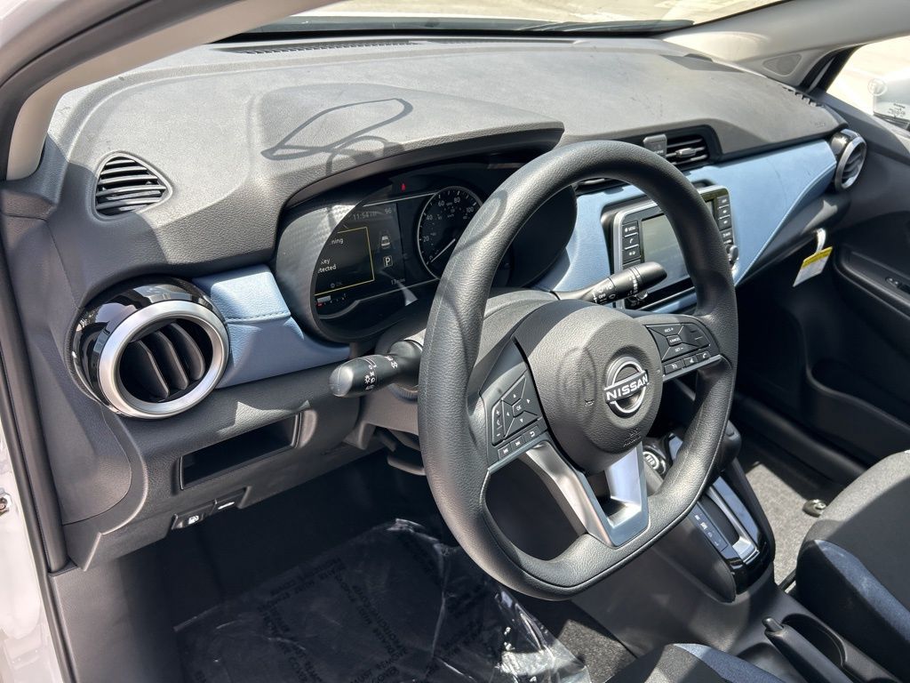 2025 Nissan Versa SV photo 14