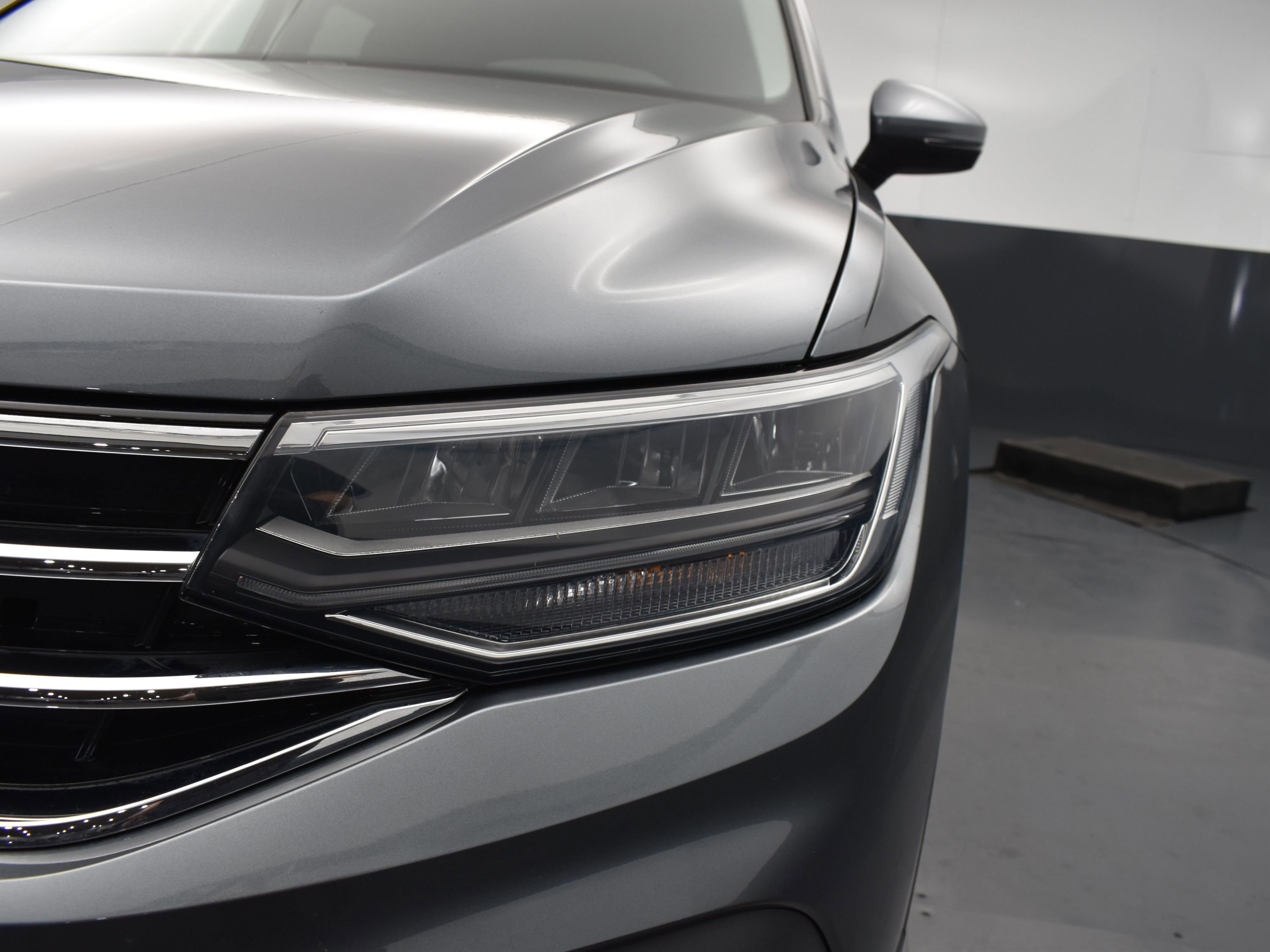 2023 Volkswagen Tiguan S photo 3