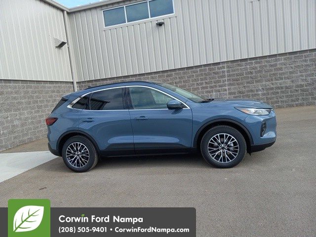 2025 Ford Escape Base photo 2