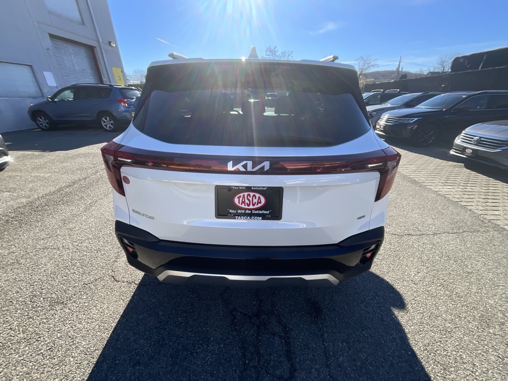2024 Kia Seltos SX photo 3