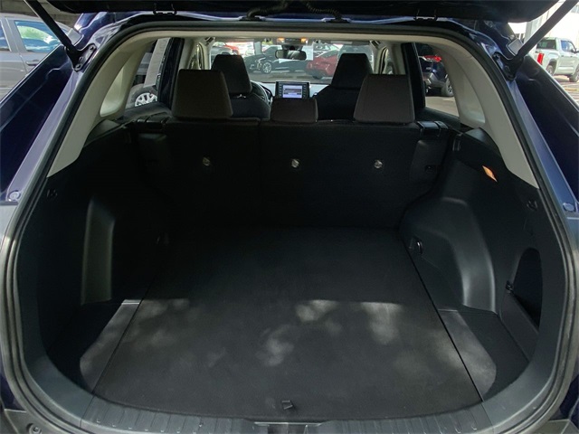 2021 Toyota RAV4 XLE photo 14