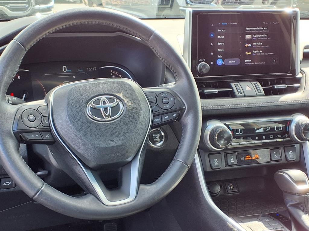 2023 Toyota RAV4 XLE Premium photo 6