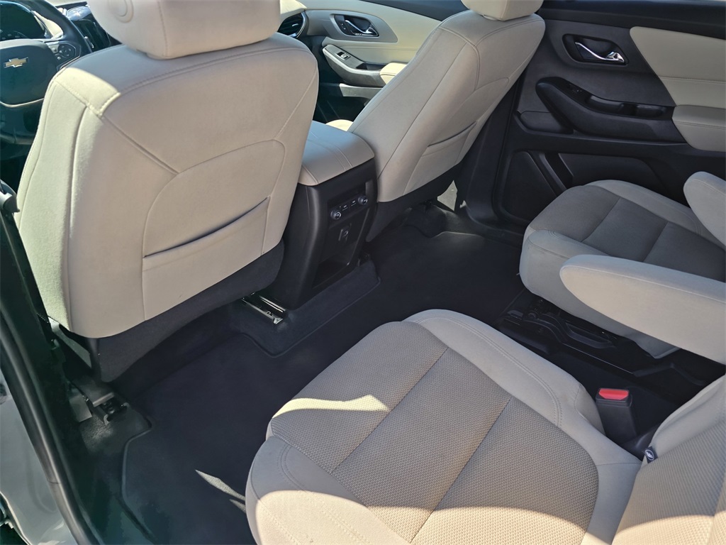 2022 Chevrolet Traverse photo 11