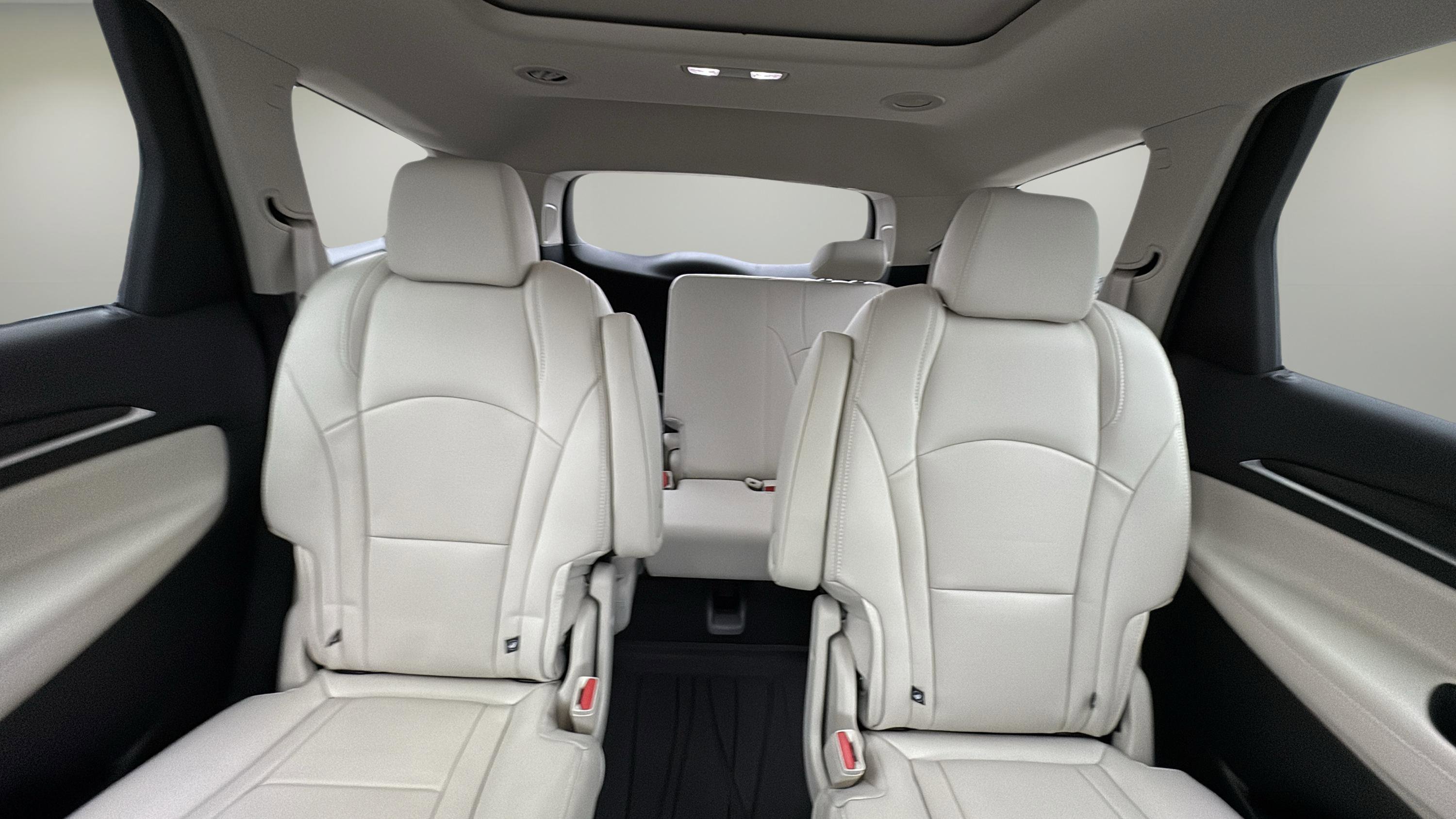 2024 Buick Enclave Essence photo 13