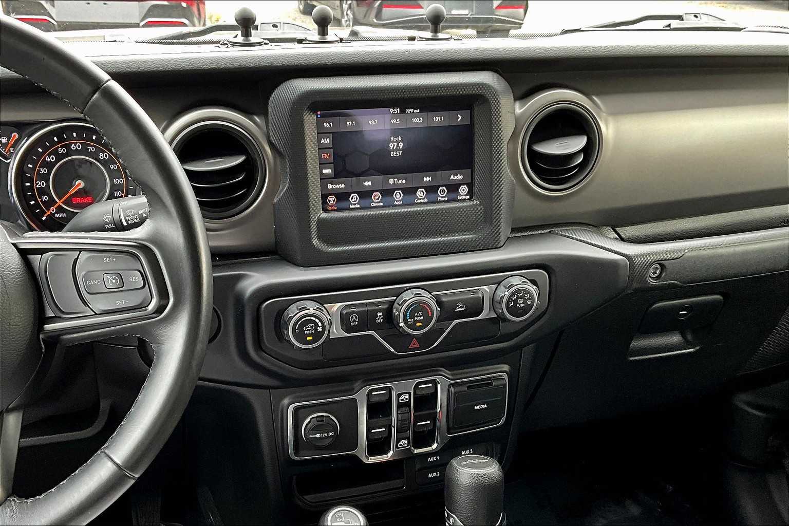 2021 Jeep Gladiator Willys photo 6