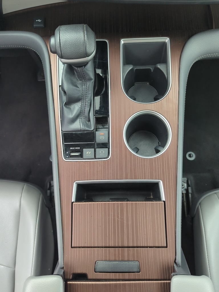 2021 Toyota Sienna XLE photo 24