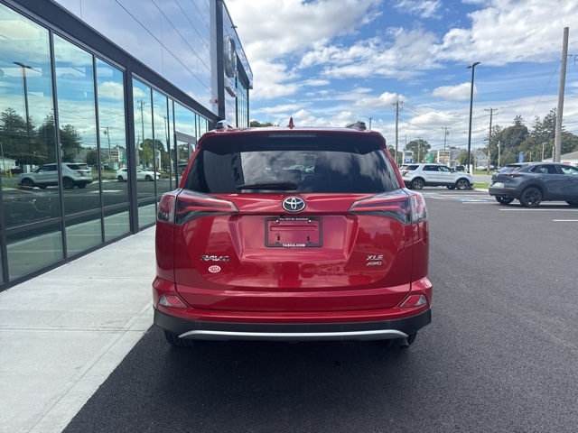 2016 Toyota RAV4 XLE photo 4