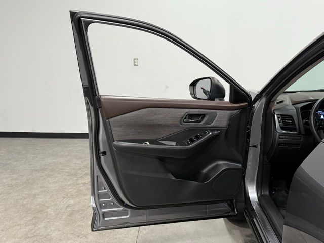 2021 Nissan Rogue S photo 8
