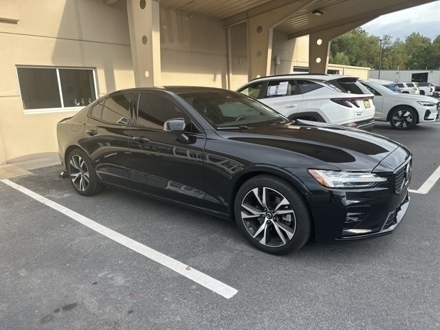 2025 Volvo S60 B5 Core photo 8