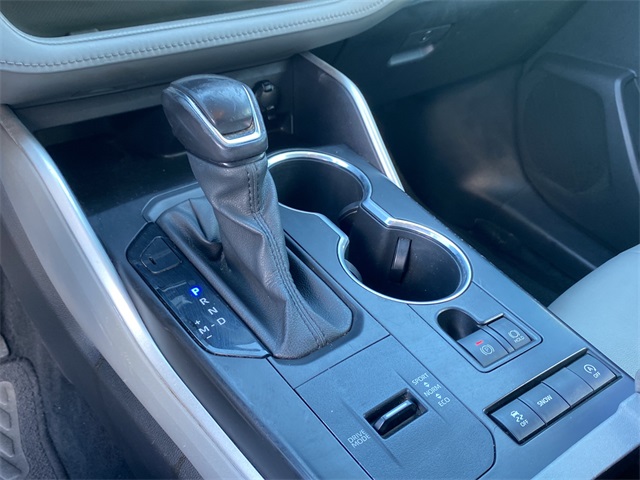2021 Toyota Highlander XLE photo 25