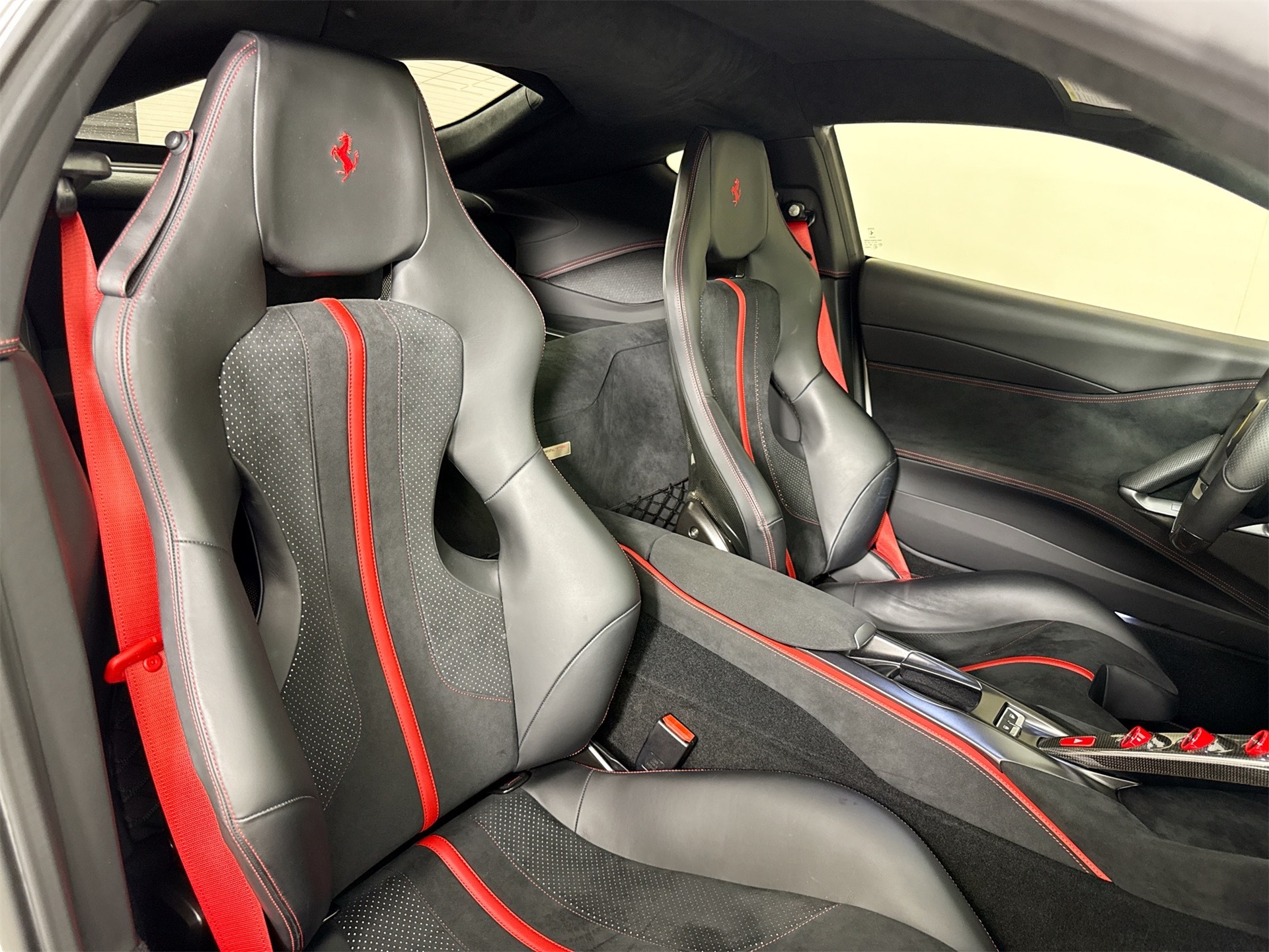 2020 Ferrari 812 Superfast Base photo 21