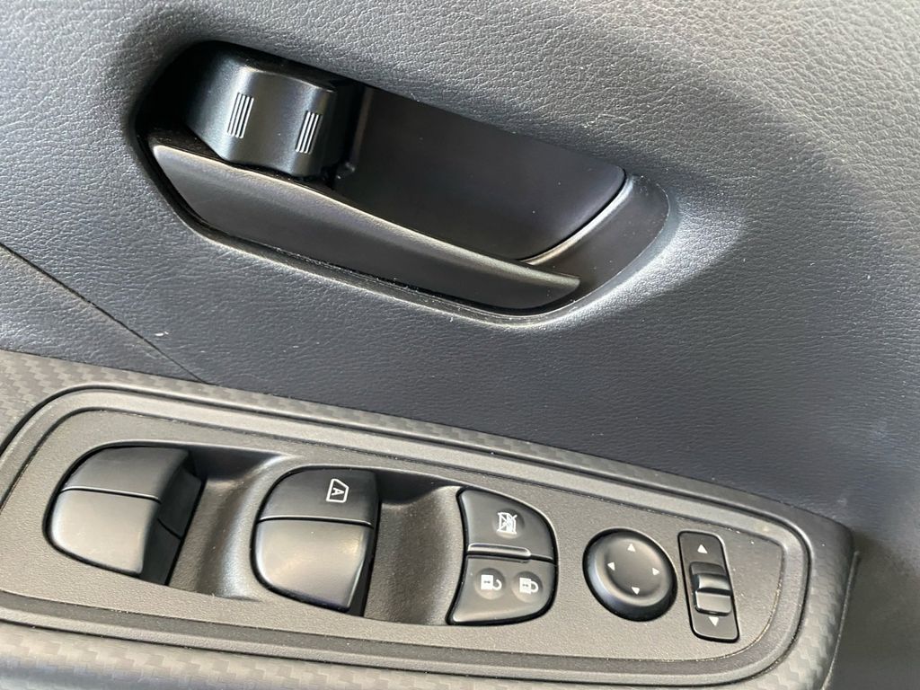 2020 Nissan Versa 1.6 S photo 10