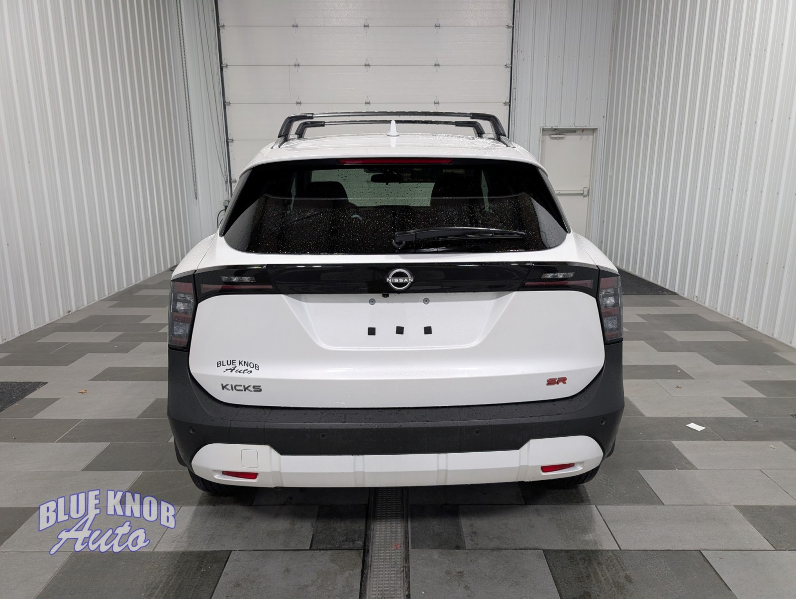 2025 Nissan Kicks SR photo 3