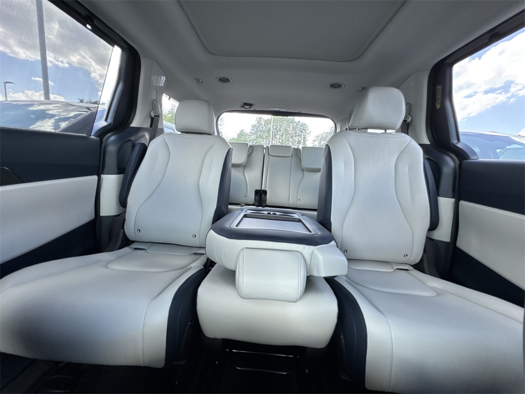 2026 Kia Carnival SX photo 13