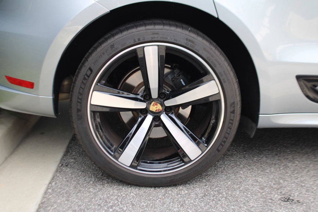 2024 Porsche Macan Base photo 14
