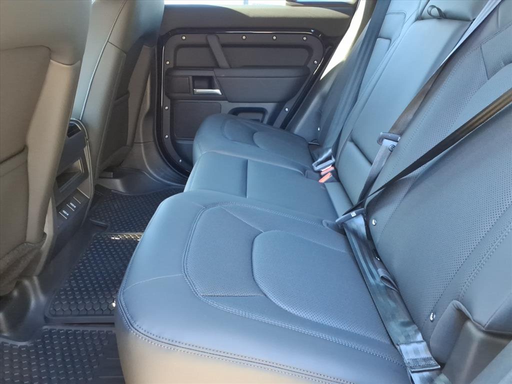 2026 Land Rover Defender 110 photo 2