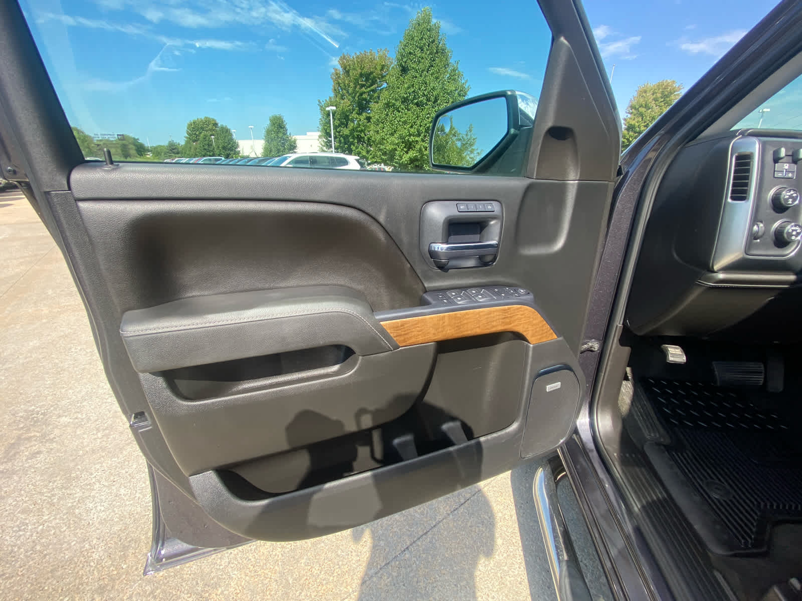 2015 Chevrolet Silverado 1500 LTZ photo 10