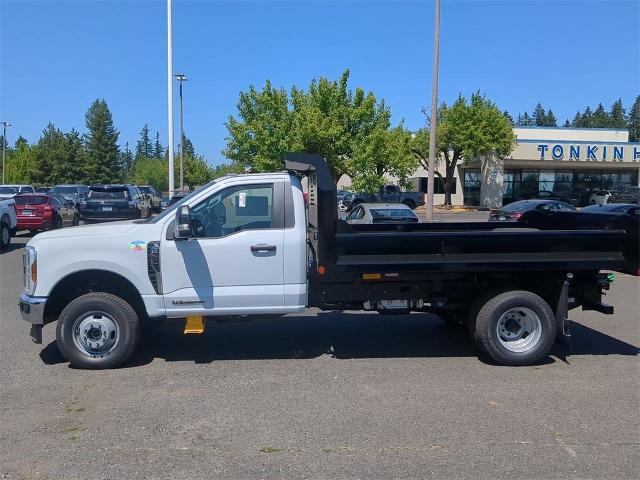 2024 Ford F-350 photo 2