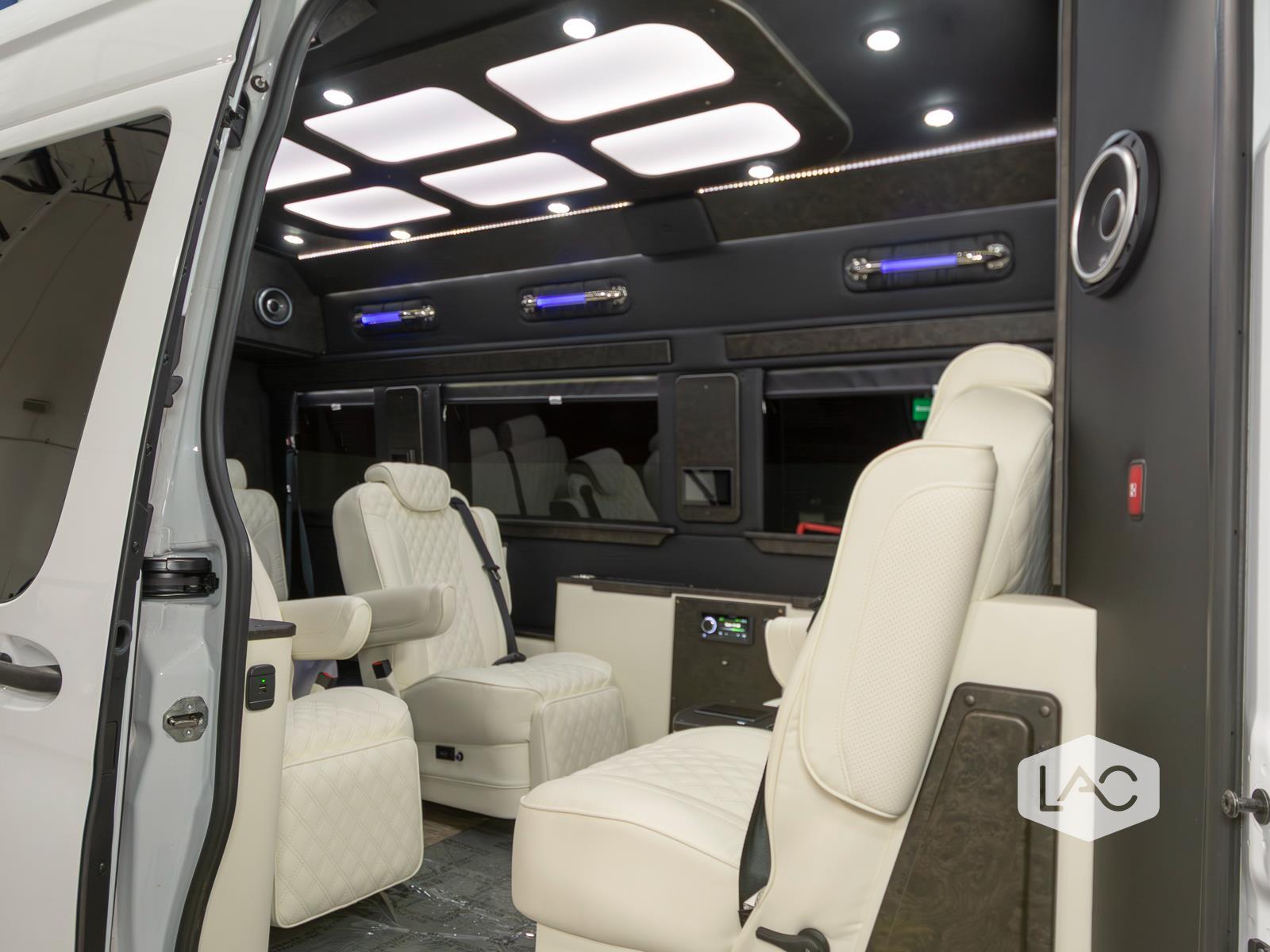 2021 Mercedes Benz Sprinter Crew Van photo 2