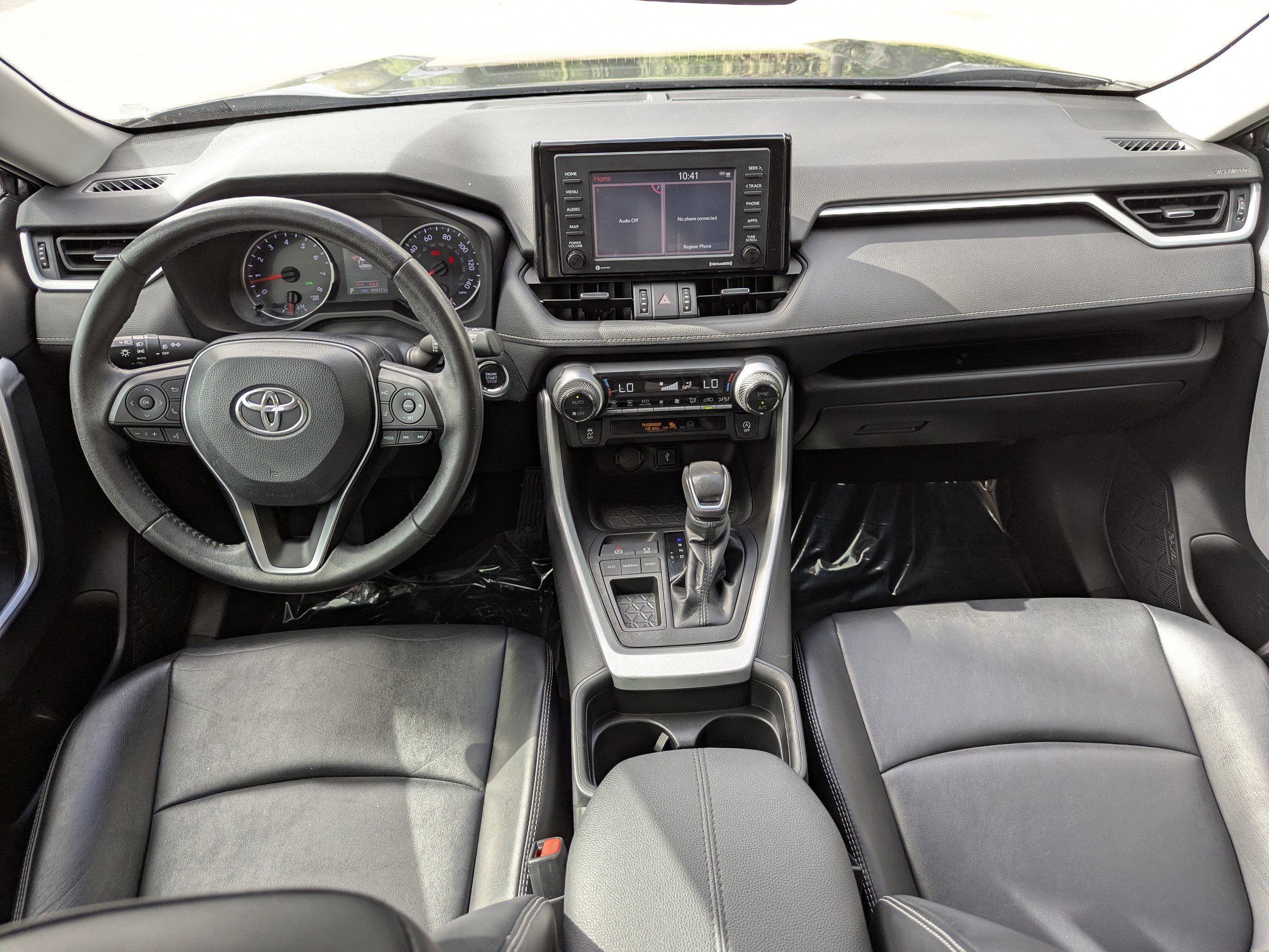 2021 Toyota RAV4 XLE Premium photo 9