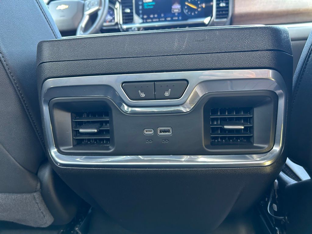 2023 Chevrolet Silverado 1500 High Country photo 25