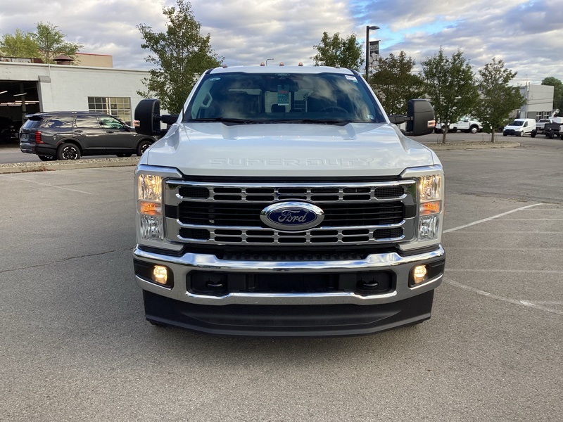 2026 Ford F-350 photo 2