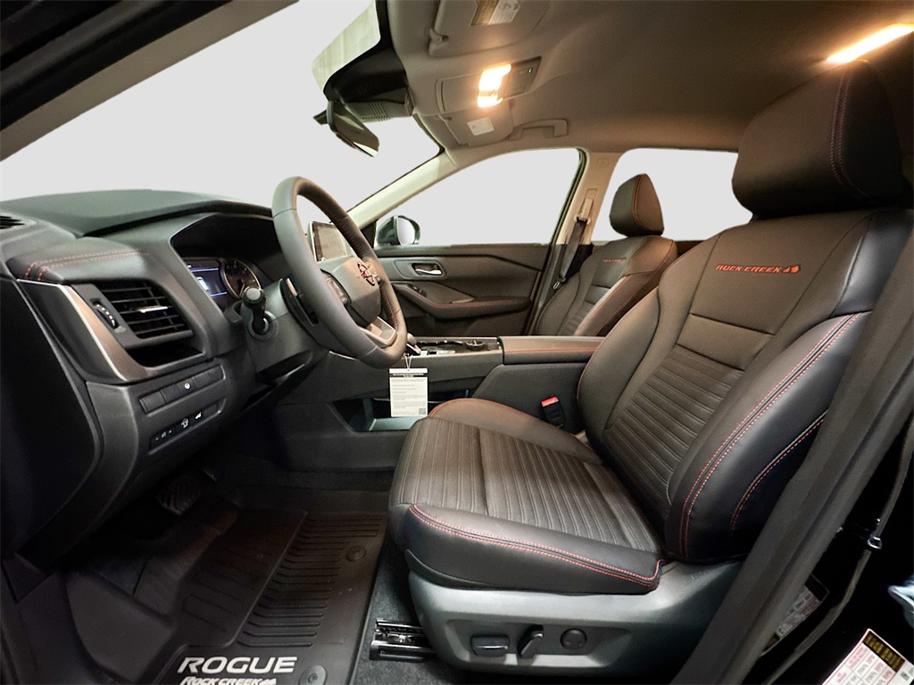 2026 Nissan Rogue SV photo 4