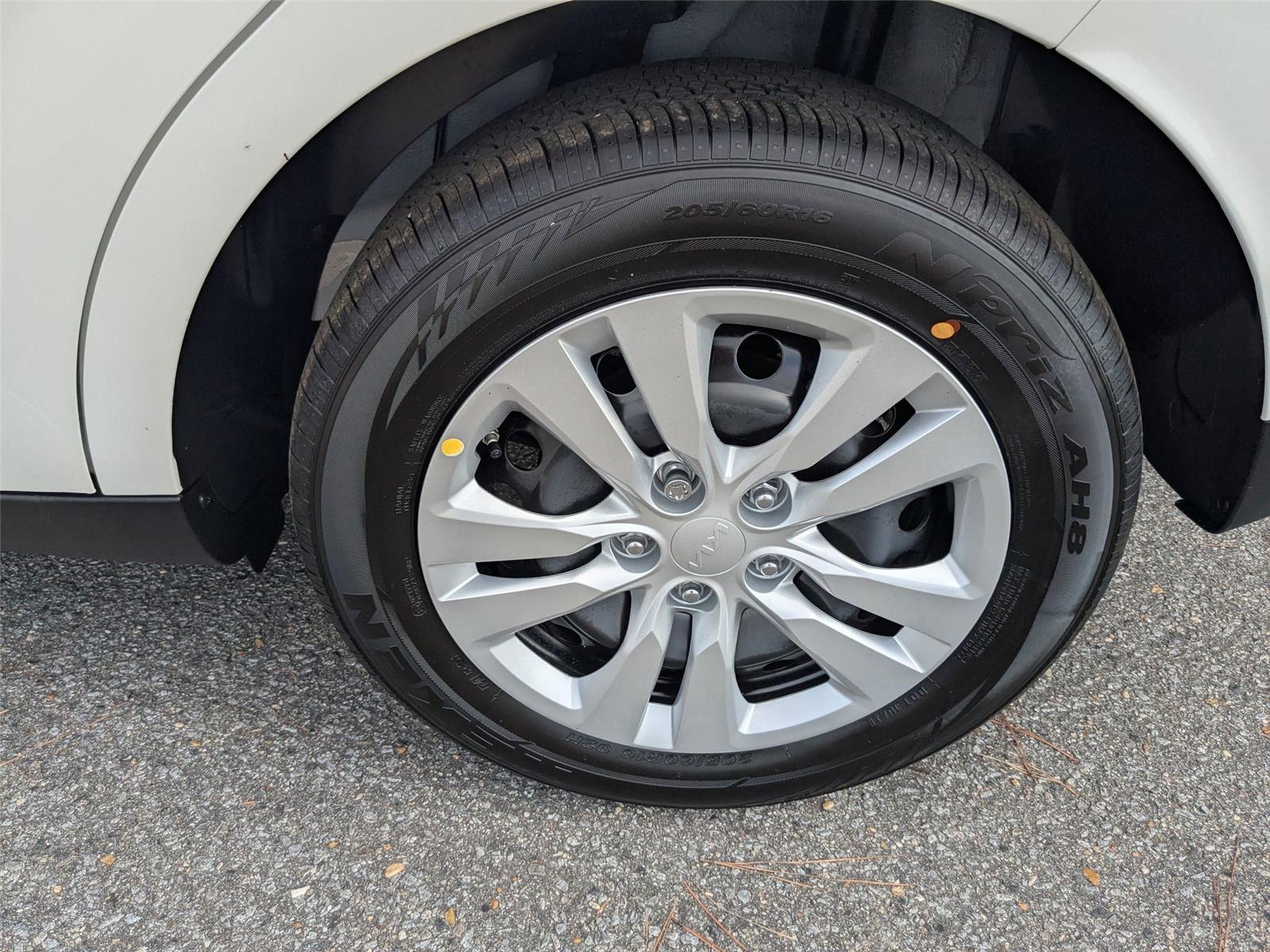 2025 Kia Soul LX photo 7