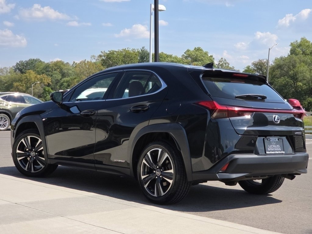 2020 Lexus UX 250h Premium photo 21