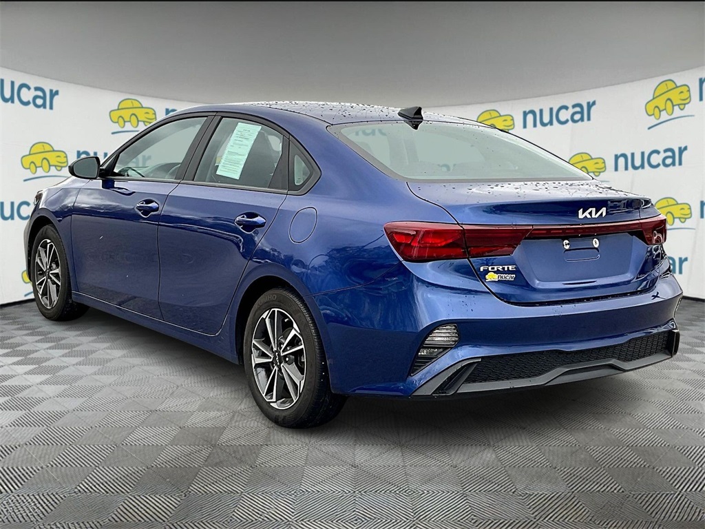 2023 Kia Forte LXS photo 4