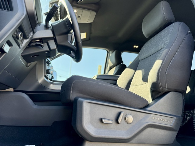 2025 Ford F-150 XLT photo 14
